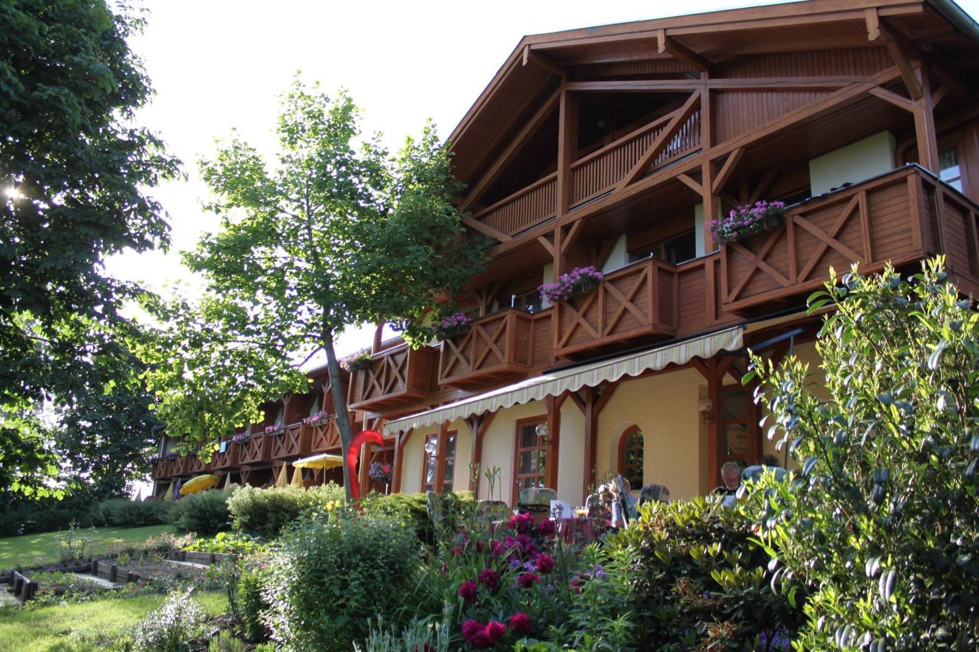 Hotel Quellenhof Бад Бирнбах Екстериор снимка