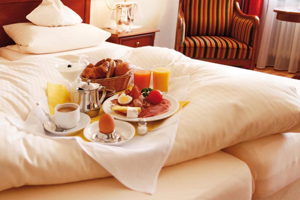 Hotel Quellenhof Бад Бирнбах Екстериор снимка