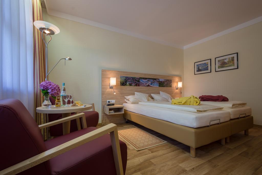 Hotel Quellenhof Бад Бирнбах Екстериор снимка