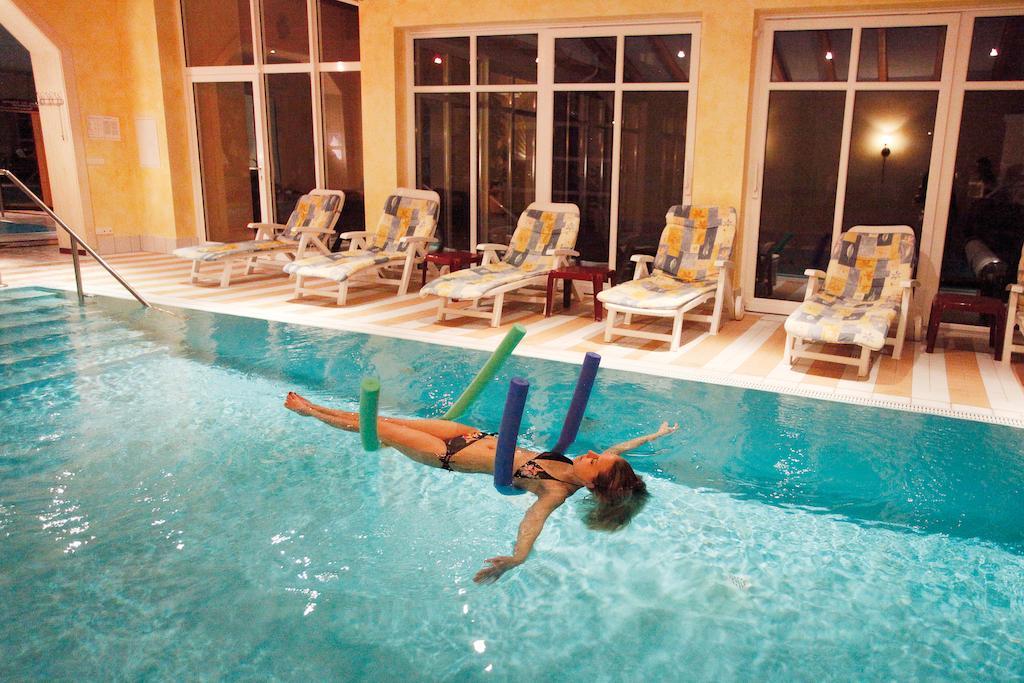 Hotel Quellenhof Бад Бирнбах Екстериор снимка